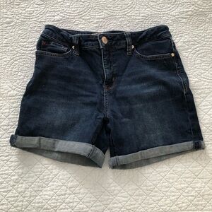 7 For All Mankind rolled cuff denim shorts. Size 6.